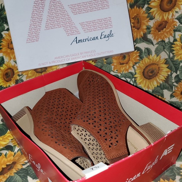 🍂NIB~American Eagle Vista Vue Sandals - Picture 2 of 6